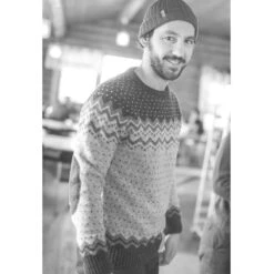 FJÄLLRÄVEN Fjällräven Övik Knit Wollpullover Dark Navy Herren -Bekleidungsgeschäft fjaellraeven oevik knit sweater f81829 555 dark navy 04 grossEcwGbgkkQrSDI