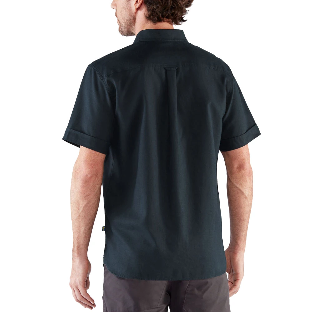 FJÄLLRÄVEN Fjällräven Övik Travel Kurzarm-Hemd Dark Navy Herren 4 FJÄLLRÄVEN Fjällräven Övik Travel Kurzarm-Hemd Dark Navy Herren - Image 4