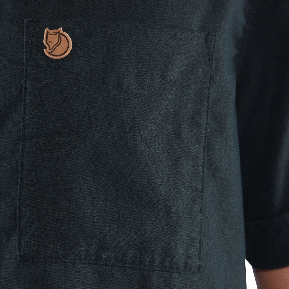 FJÄLLRÄVEN Fjällräven Övik Travel Kurzarm-Hemd Dark Navy Herren 5 FJÄLLRÄVEN Fjällräven Övik Travel Kurzarm-Hemd Dark Navy Herren - Image 5