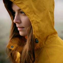 FJÄLLRÄVEN Fjällräven Vardag Anorak Wetterjacke Mustard Yellow Damen -Bekleidungsgeschäft fjaellraeven vardag anorak f87009 161 03 gross47gx05mQl55qL