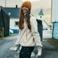 FJÄLLRÄVEN Fjällräven Vardag Pile Fleece Fleecejacke Chalk White Damen -Bekleidungsgeschäft fjaellraeven vardag pile fleece f84789 03 gross