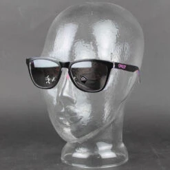 Oakley Frogskins Sonnengläser Meguru Spin/Prizm Black Damen, Herren -Bekleidungsgeschäft oakley frogskins oo9013 j155 04 gross