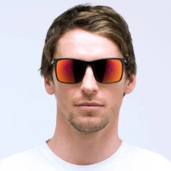 Red Bull SPECT Eyewear Bow Sommerbrille Shiny Black/Brown Red Polarized Damen, Herren -Bekleidungsgeschäft spect eyewear red bull bow 002 03 grossCZEh271Ktlg02