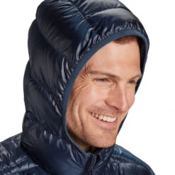 Y By Nordisk Payne Daunenjacke Dress Blue Herren -Bekleidungsgeschäft y by nordisk payne 1158 11 blue 03 gross